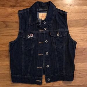Levi’s vest!